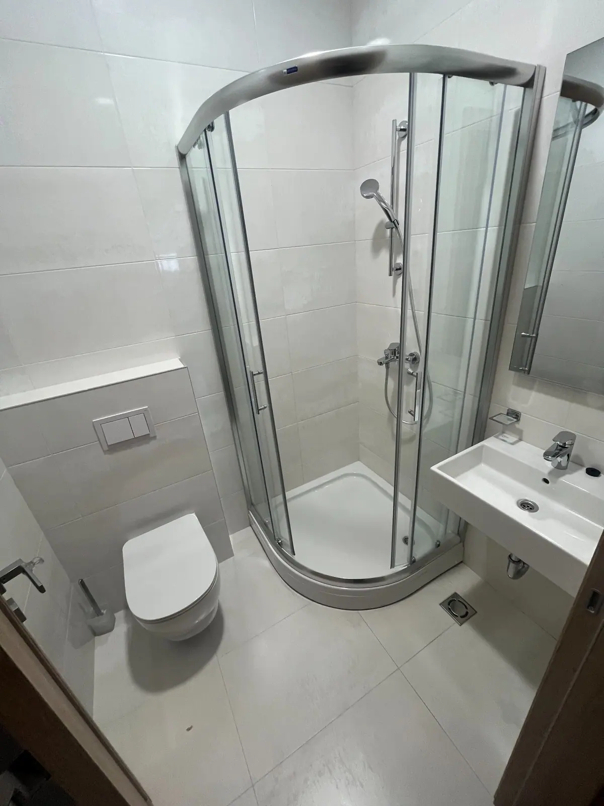 Cetvorosoban-duplex-stan-u-Master-kvartu-Podgorica-19 Izdavanje: Četvorosoban stan – Master kvart, Podgorica — fotografija 20