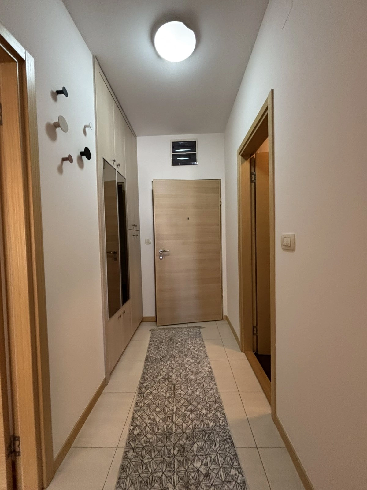 Jednosoban-stan-u-Bloku-9-Podgorica-12 Izdavanje: Jednosoban stan 45 m² – Blok 9, Podgorica — fotografija 13