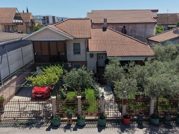 Kuća sa placem u Zagoriču