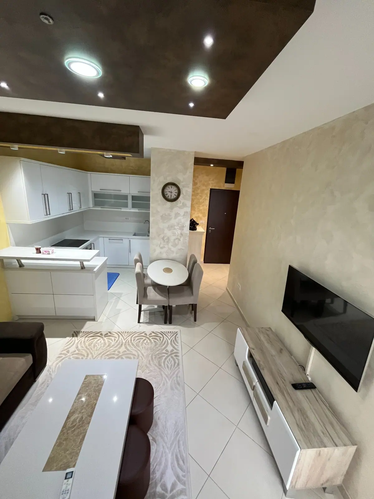 Dvosoban-stan-u-City-kvartu-Podgorica-2 Izdavanje: Dvosoban stan 70 m² – City kvart, Podgorica — fotografija 3