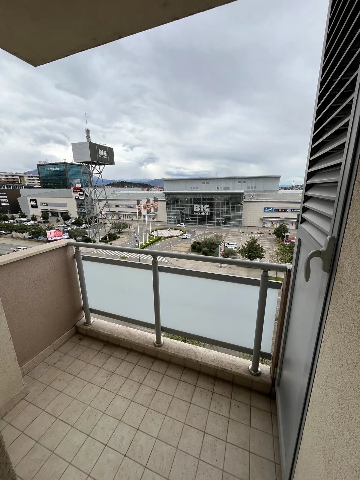 Dvosoban-stan-u-City-kvartu-Podgorica-5 Izdavanje: Dvosoban stan 70 m² – City kvart, Podgorica — fotografija 6