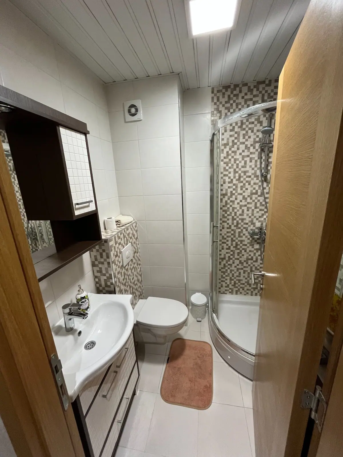 Dvosoban-stan-u-City-kvartu-Podgorica-6 Izdavanje: Dvosoban stan 70 m² – City kvart, Podgorica — fotografija 7