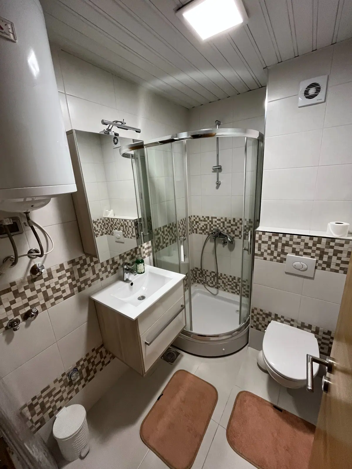 Dvosoban-stan-u-City-kvartu-Podgorica-15 Izdavanje: Dvosoban stan 70 m² – City kvart, Podgorica — fotografija 16