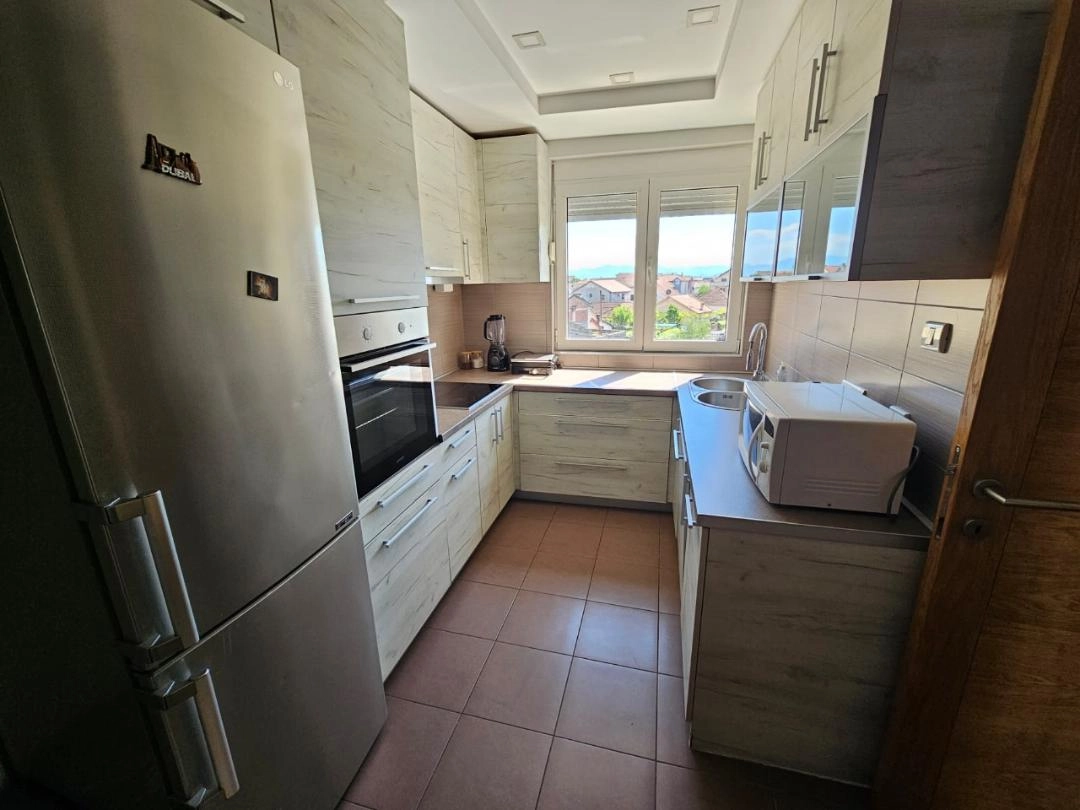 Trosoban-dupleks-stan-Zelenika-Podgorica-2 Izdavanje: Trosoban stan 150 m² – Zelenika, Podgorica — fotografija 3