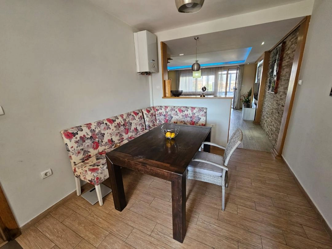 Trosoban-dupleks-stan-Zelenika-Podgorica-4 Izdavanje: Trosoban stan 150 m² – Zelenika, Podgorica — fotografija 5