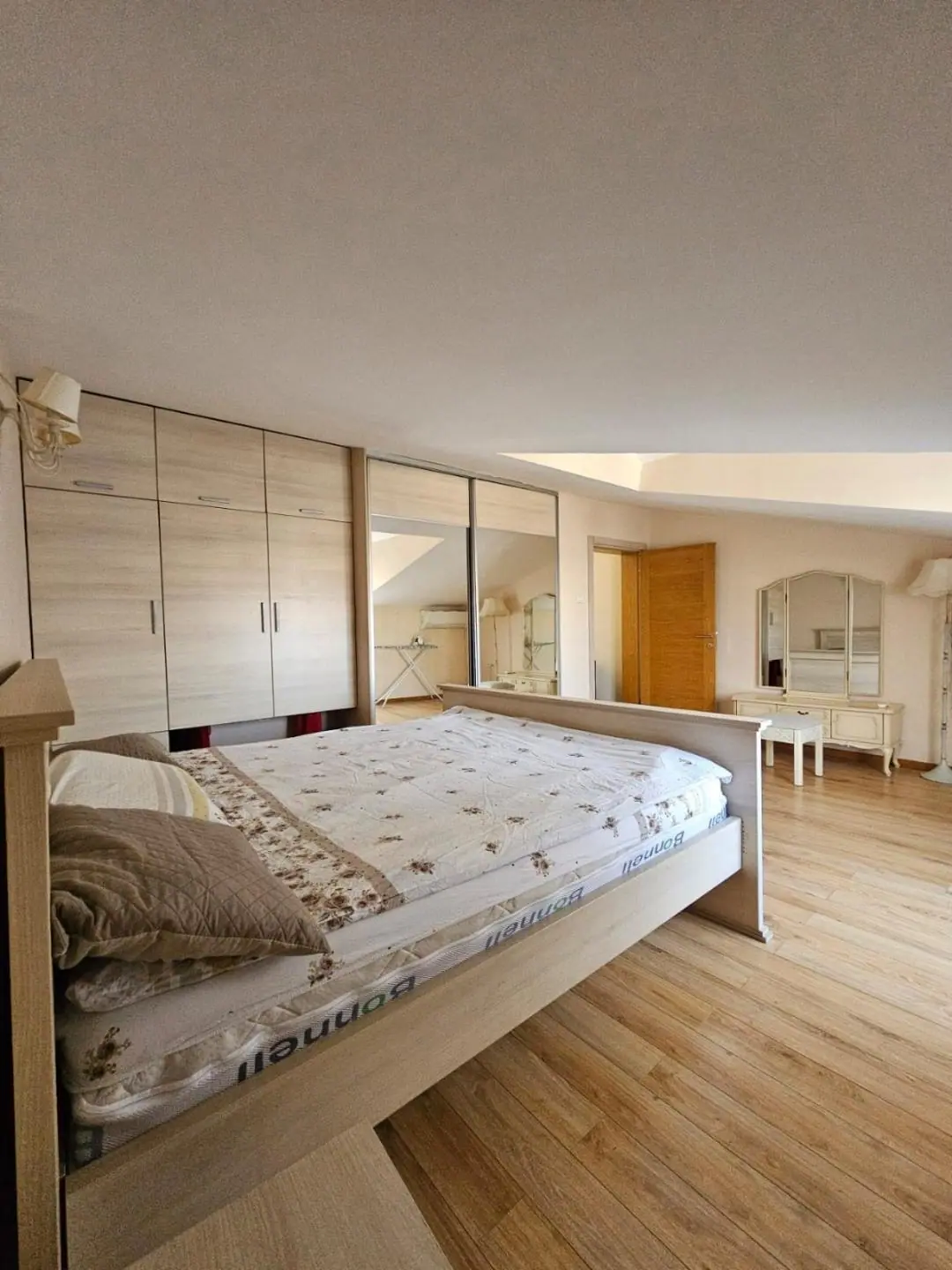 Trosoban-dupleks-stan-Zelenika-Podgorica-5 Izdavanje: Trosoban stan 150 m² – Zelenika, Podgorica — fotografija 6