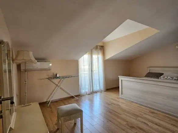 Izdavanje: Trosoban stan 150 m² – Zelenika, Podgorica — fotografija 9