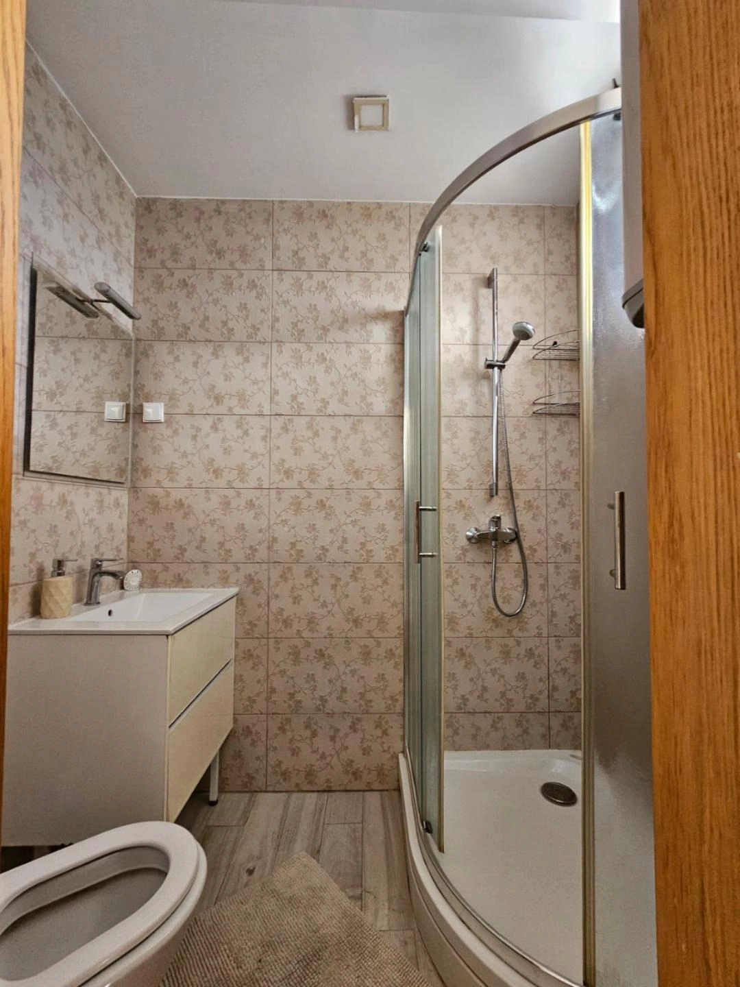 Trosoban-dupleks-stan-Zelenika-Podgorica-11 Izdavanje: Trosoban stan 150 m² – Zelenika, Podgorica — fotografija 12