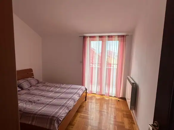 Izdavanje: Četvorosoban stan 150 m² – Stari aerodrom, Podgorica — fotografija 4