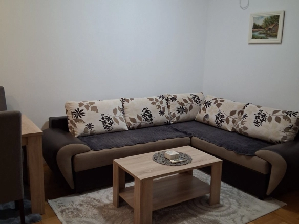Izdavanje: Jednosoban stan 45 m² – Stari aerodrom, Podgorica — fotografija 2