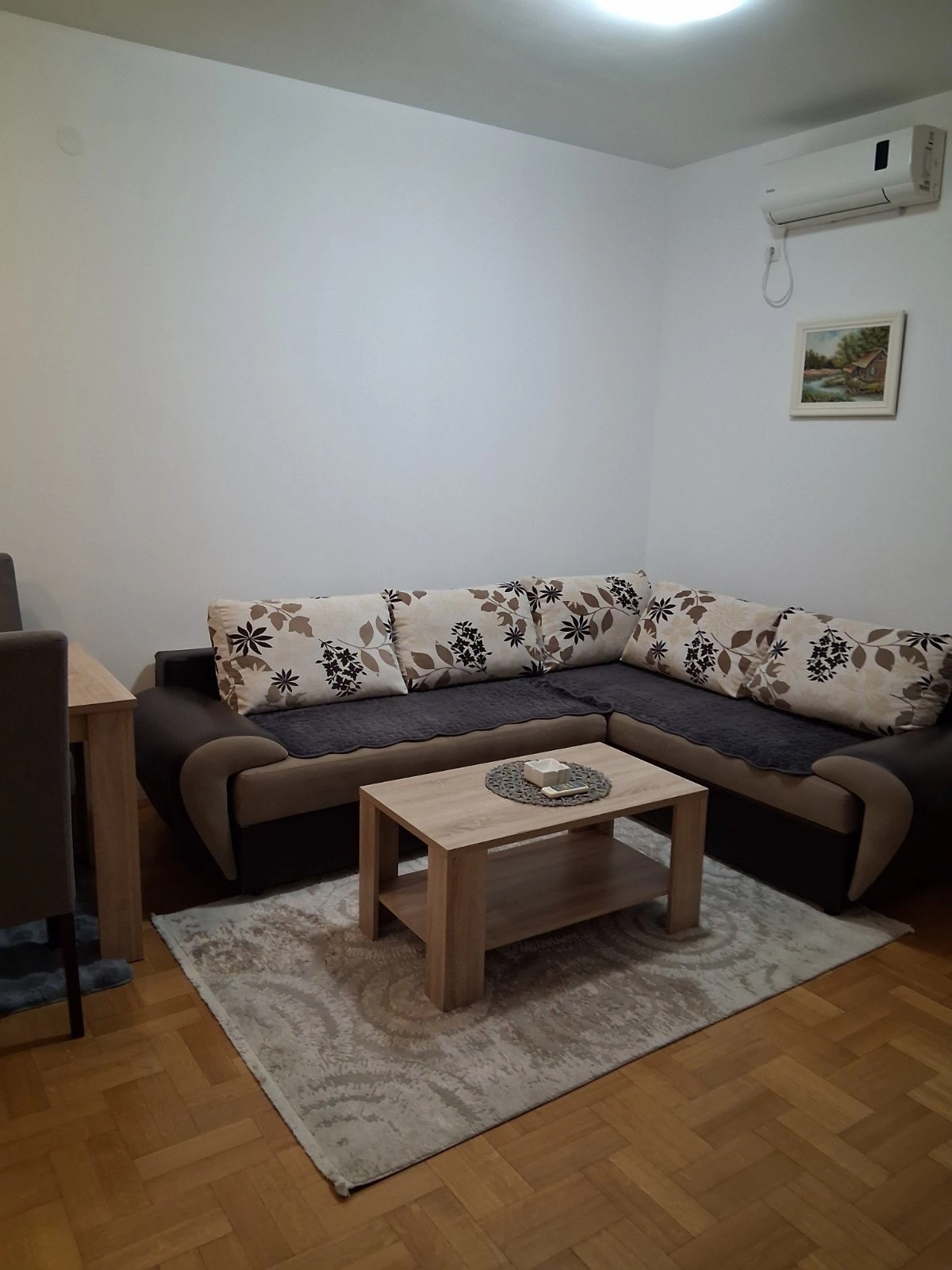 Namjesten-jednosoban-stan-Stari-aerodrom-Podgorica-1 Izdavanje: Jednosoban stan 45 m² – Stari aerodrom, Podgorica — fotografija 2