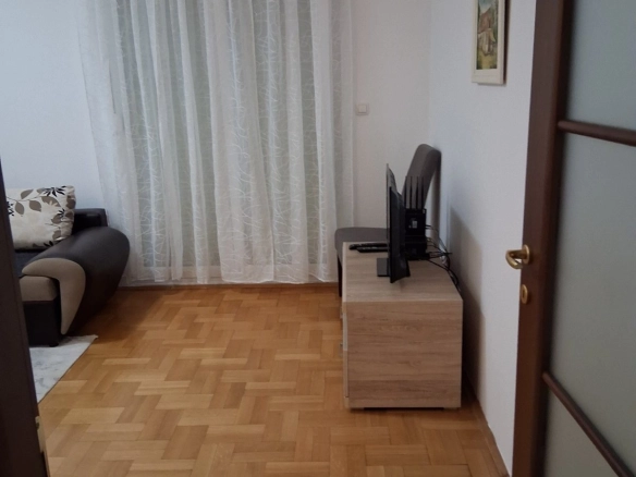 Izdavanje: Jednosoban stan 45 m² – Stari aerodrom, Podgorica — fotografija 3