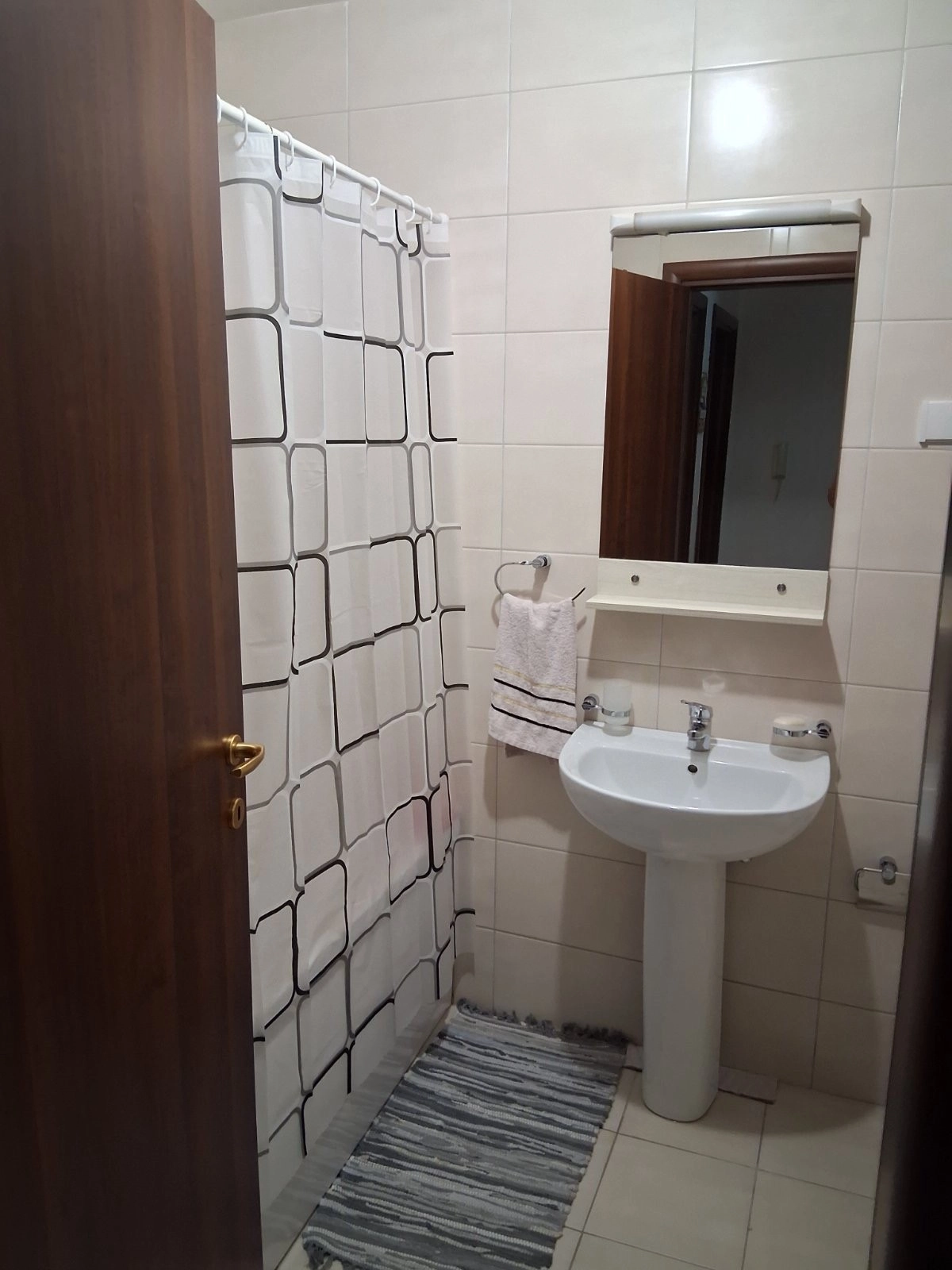 Namjesten-jednosoban-stan-Stari-aerodrom-Podgorica-8 Izdavanje: Jednosoban stan 45 m² – Stari aerodrom, Podgorica — fotografija 9