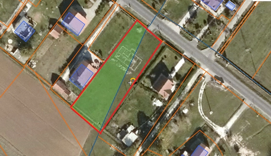 Plac 1896 m² uz magistralu