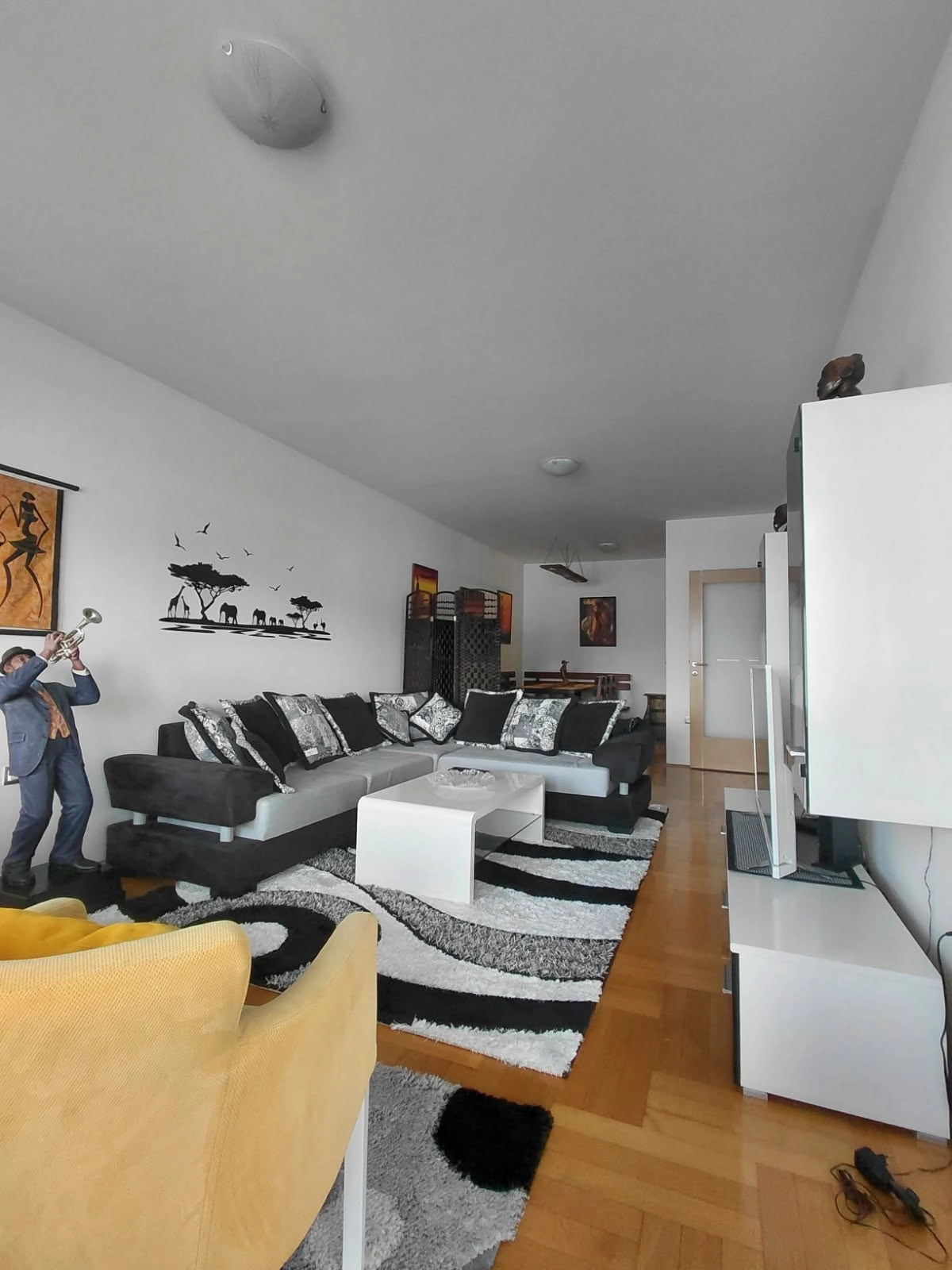 Trosoban-stan-Preko-Morace-Podgorica-1 Izdavanje: Trosoban stan 96 m² – Preko Morače, Podgorica — fotografija 2