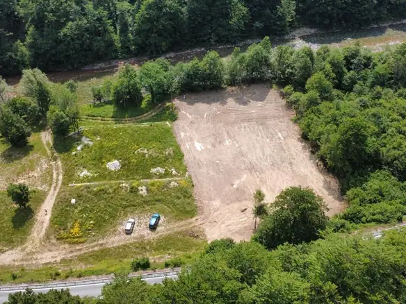 Investicioni plac uz rijeku Taru