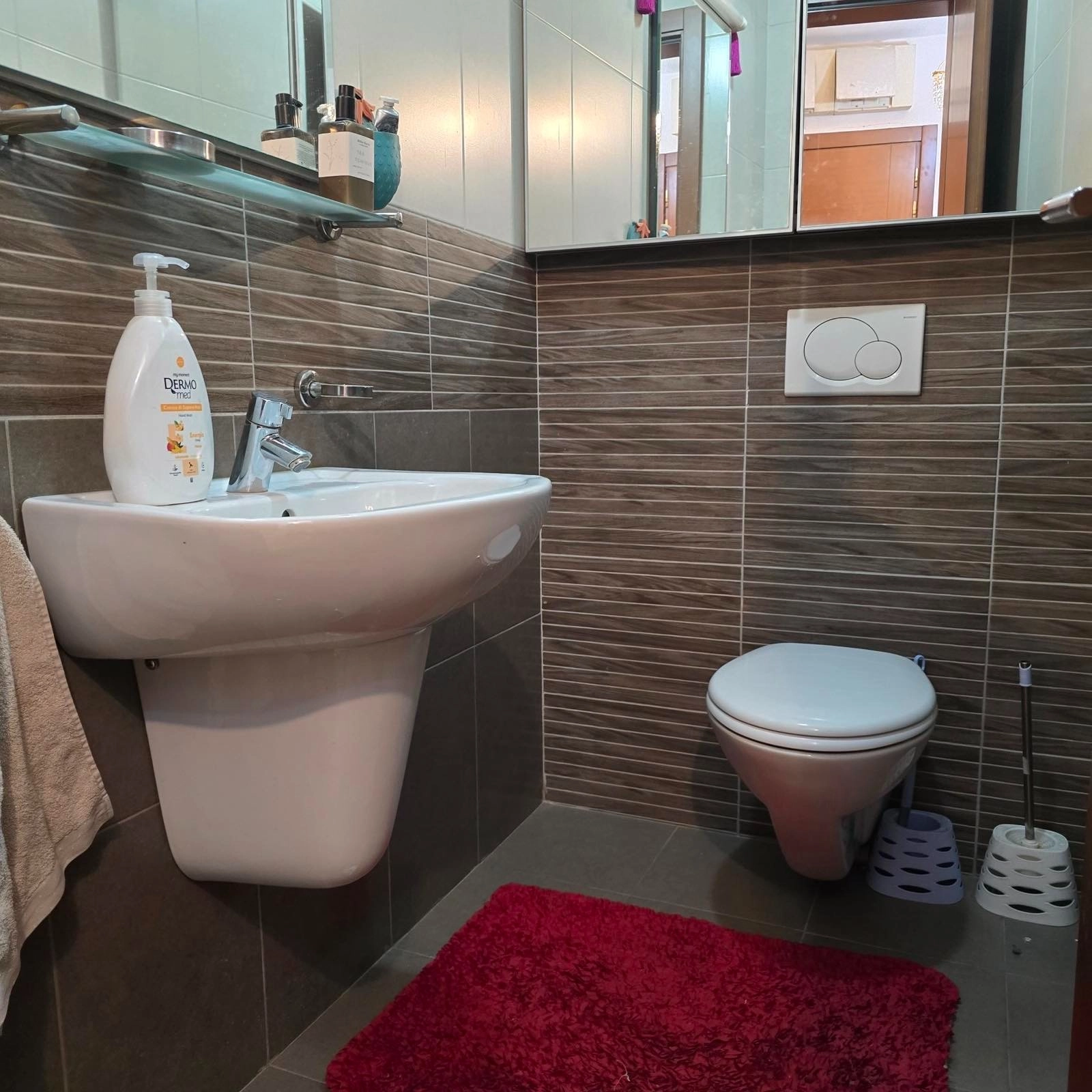 Trosoban-stan-120-m²-u-Podgorici-ulica-Baku-16 Trosoban stan 120 m² – Podgorica — fotografija 17