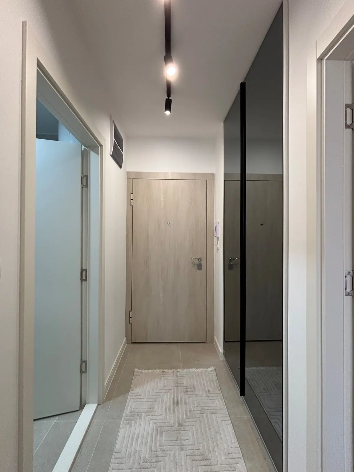 Izdavanje: Jednosoban stan 42 m² – Stari aerodrom, Podgorica — fotografija 9