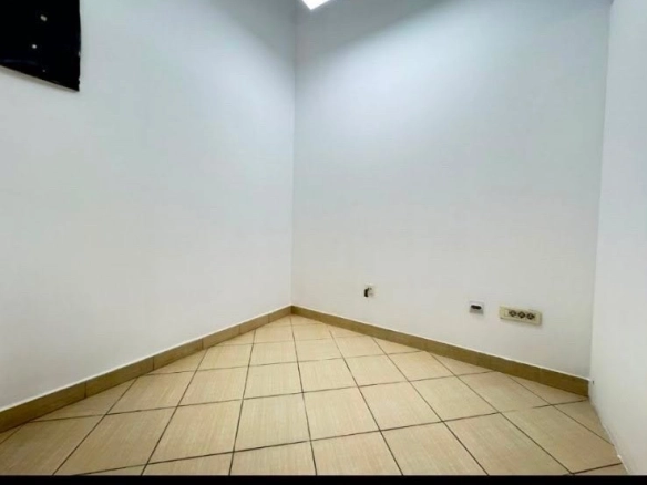 Izdavanje: Poslovni prostor 25 m² – Stari aerodrom, Podgorica — fotografija 3