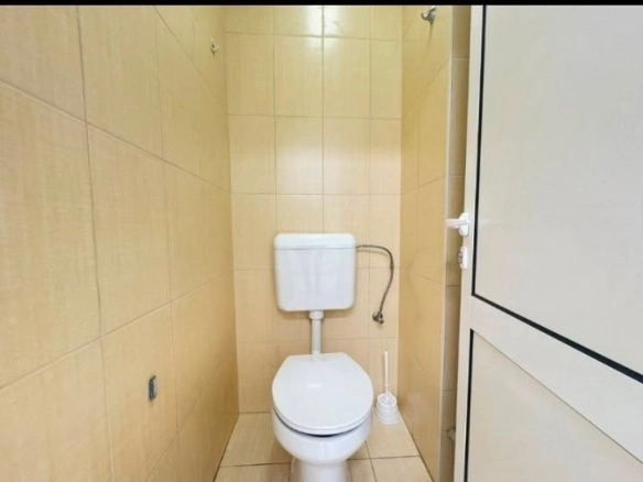 Izdavanje: Poslovni prostor 25 m² – Stari aerodrom, Podgorica — fotografija 4