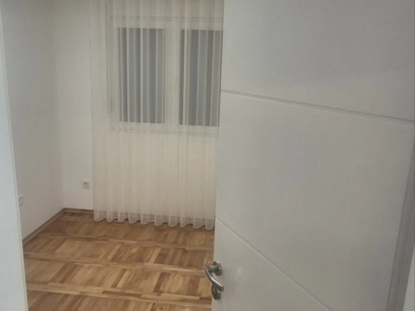 Izdavanje: Dvosoban stan 64 m² – Stari aerodrom, Podgorica — fotografija 10
