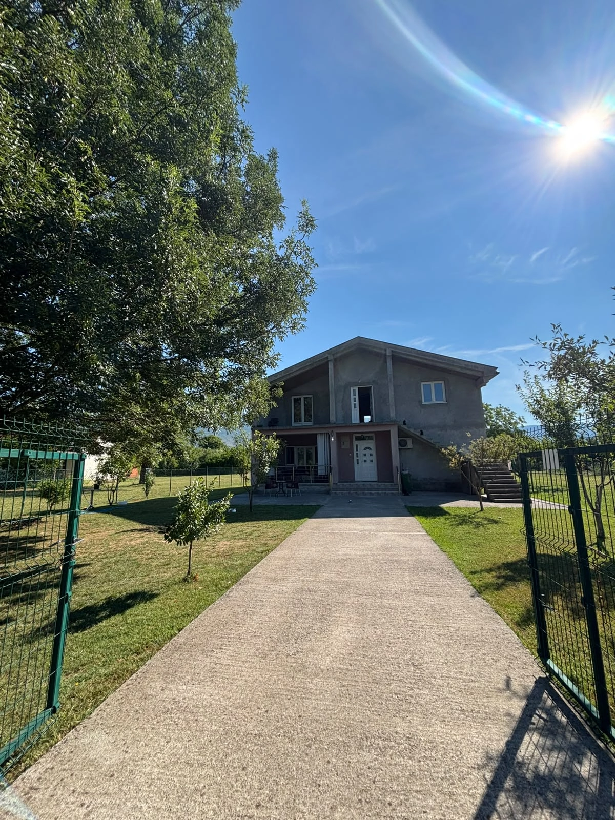Dvospratna-kuca-sa-dvoristem-u-Kosicu-Danilovgrad-3 Kuća 144 m² – Kosić, Danilovgrad — fotografija 4