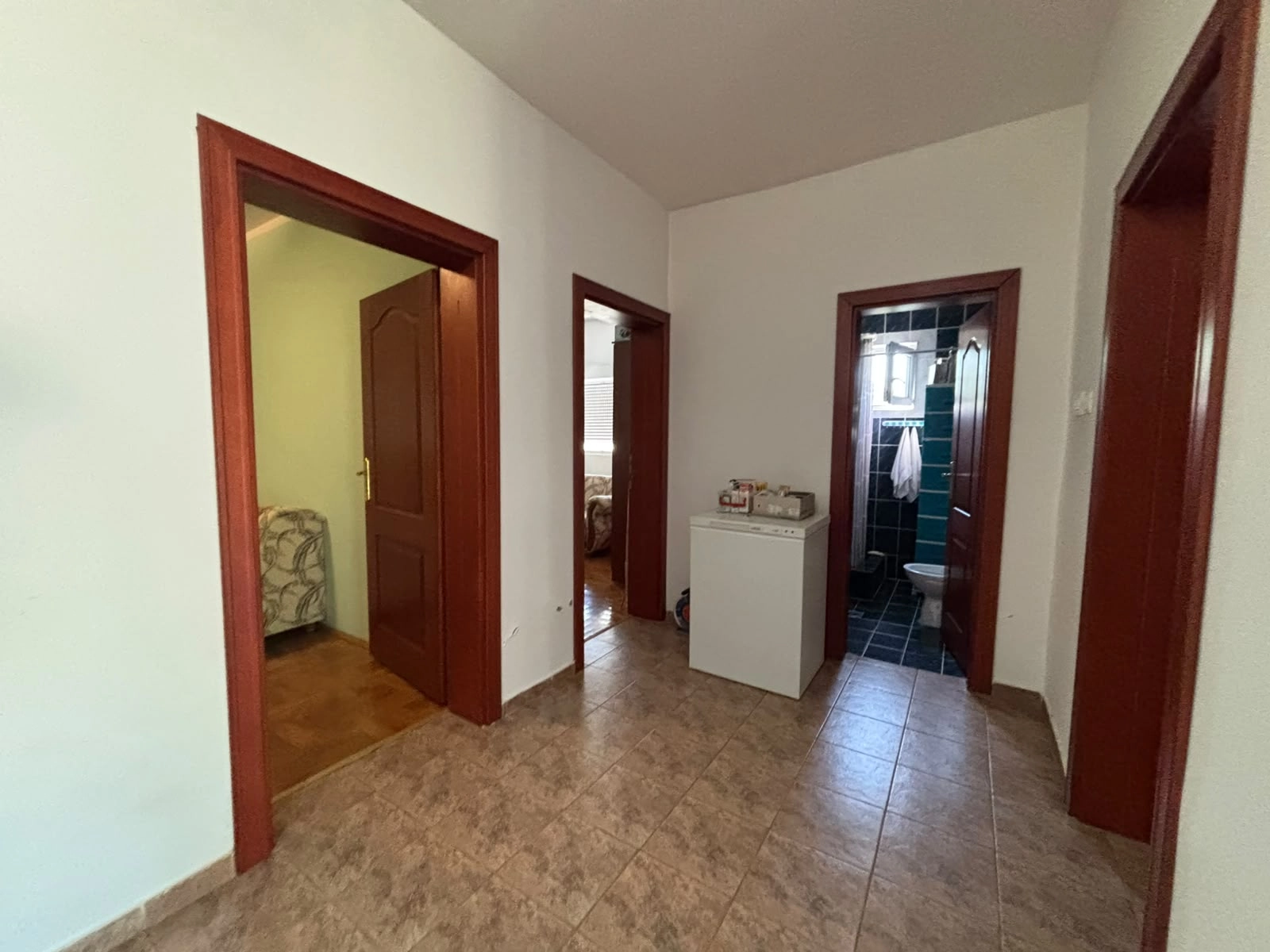 Dvospratna-kuca-sa-dvoristem-u-Kosicu-Danilovgrad-11 Kuća 144 m² – Kosić, Danilovgrad — fotografija 12