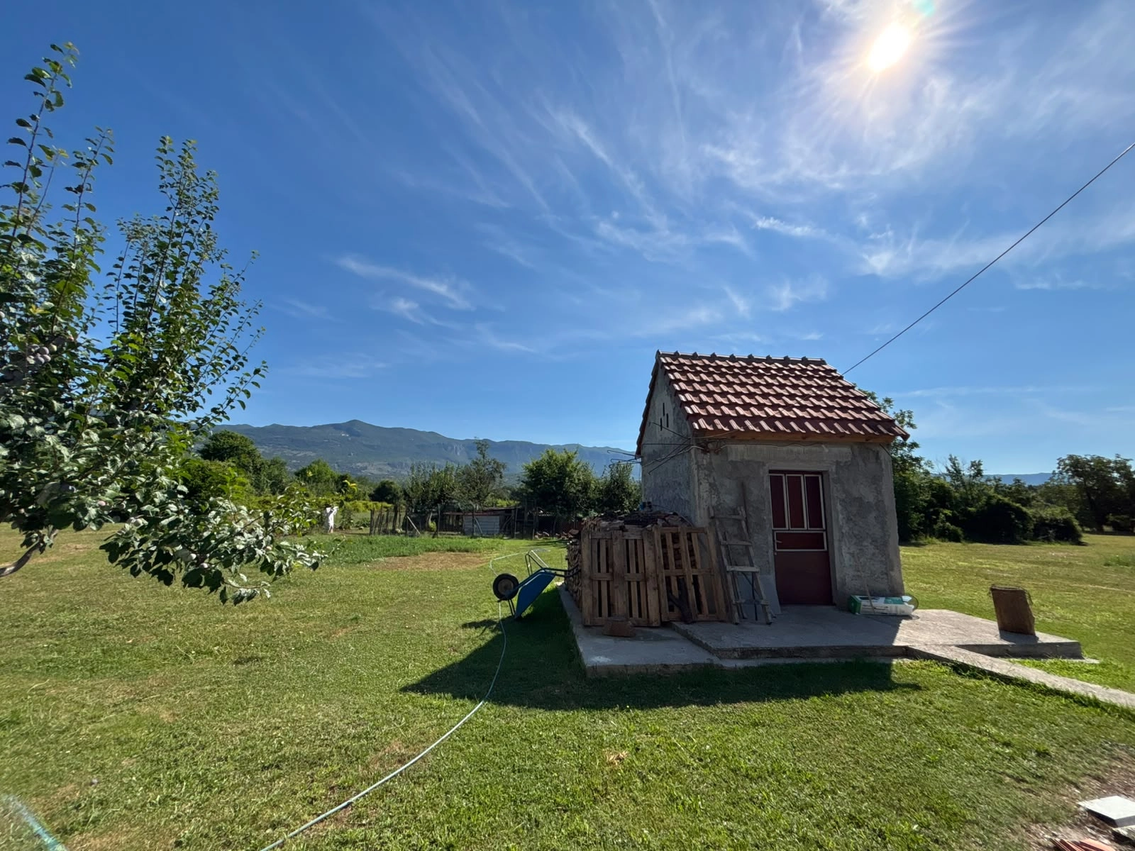 Dvospratna-kuca-sa-dvoristem-u-Kosicu-Danilovgrad-16 Kuća 144 m² – Kosić, Danilovgrad — fotografija 17