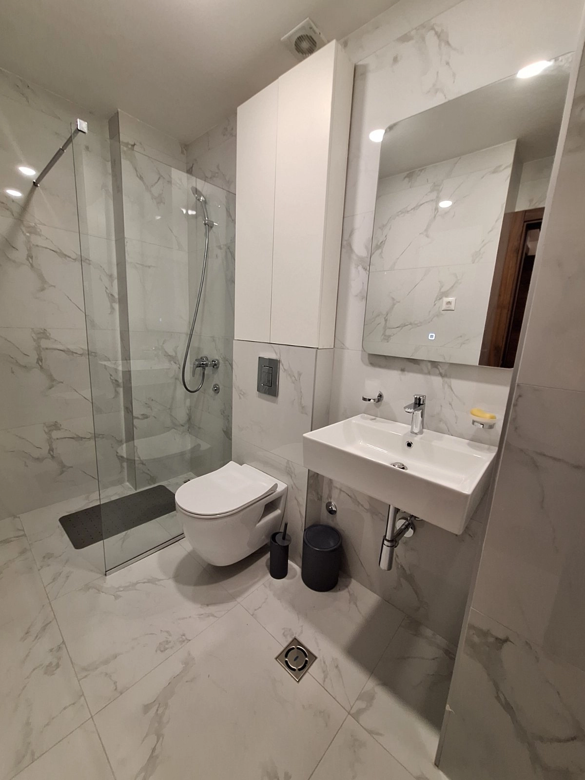 Duplex-stan-u-Donjoj-Gorici-Podgorica-9 Izdavanje: Stan – Donja Gorica, Podgorica — fotografija 10