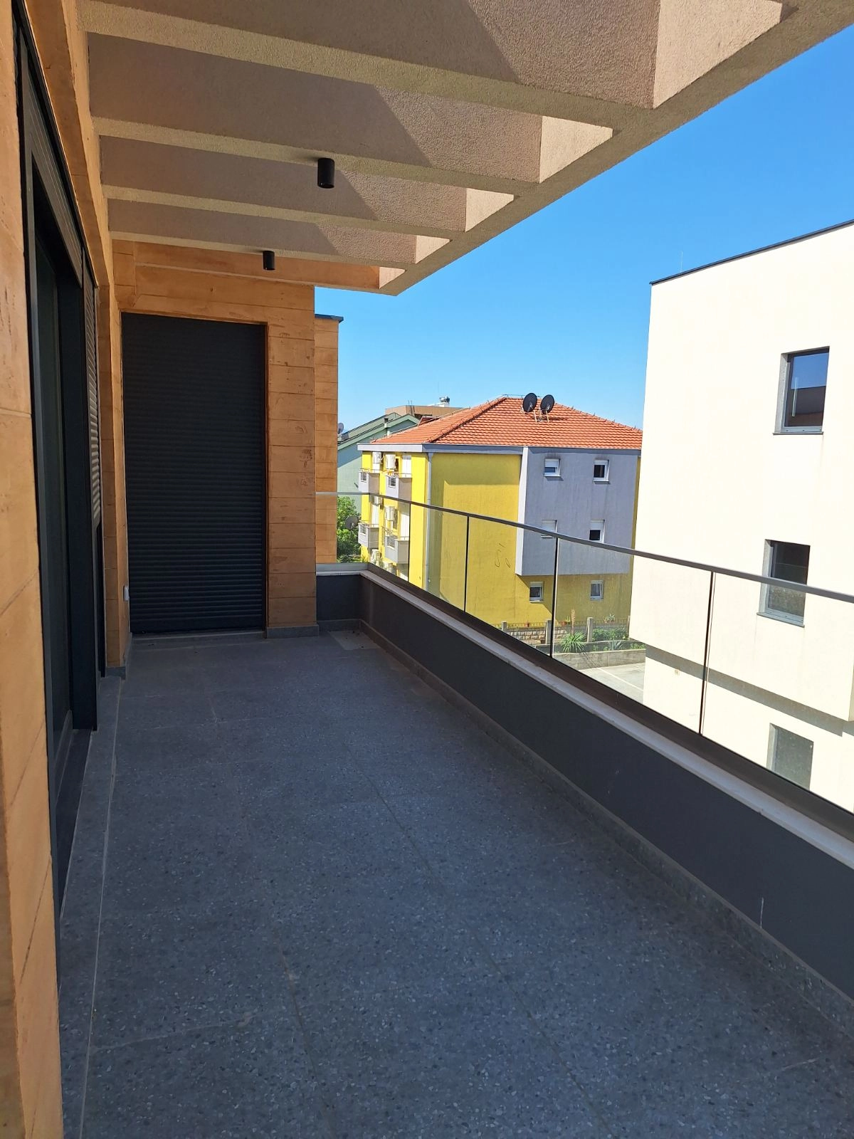 Duplex-stan-u-Donjoj-Gorici-Podgorica-15 Izdavanje: Stan – Donja Gorica, Podgorica — fotografija 16