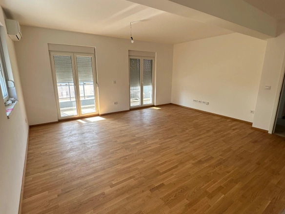Trosoban stan 104 m² – Stari aerodrom, Podgorica — fotografija 2