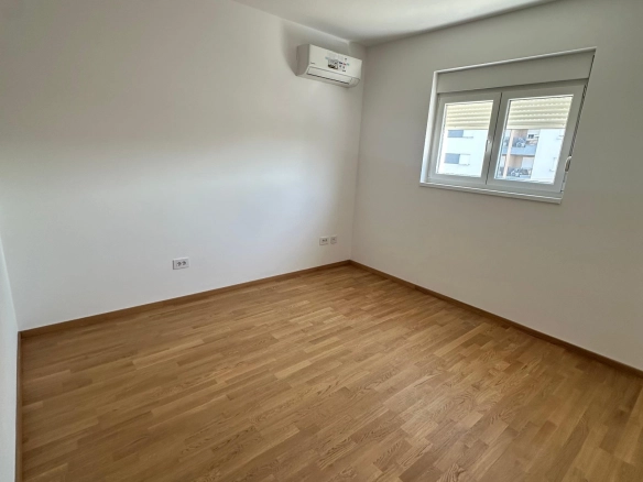 Trosoban stan 104 m² – Stari aerodrom, Podgorica — fotografija 4