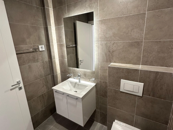 Trosoban stan 104 m² – Stari aerodrom, Podgorica — fotografija 15