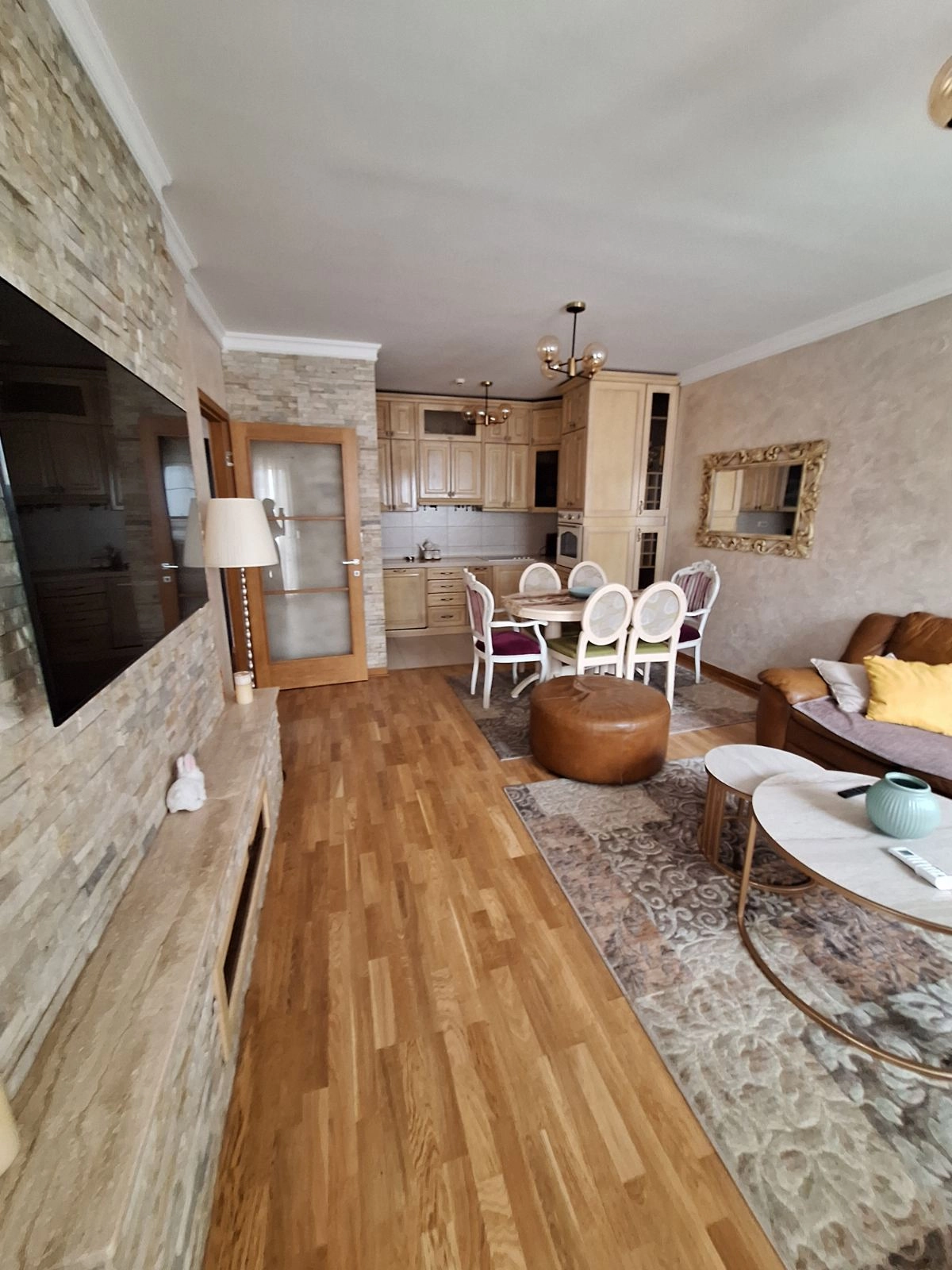 Namjesten-dvosoban-stan-u-City-kvartu-Podgorica-2 Izdavanje: Dvosoban stan – City kvart, Podgorica — fotografija 3
