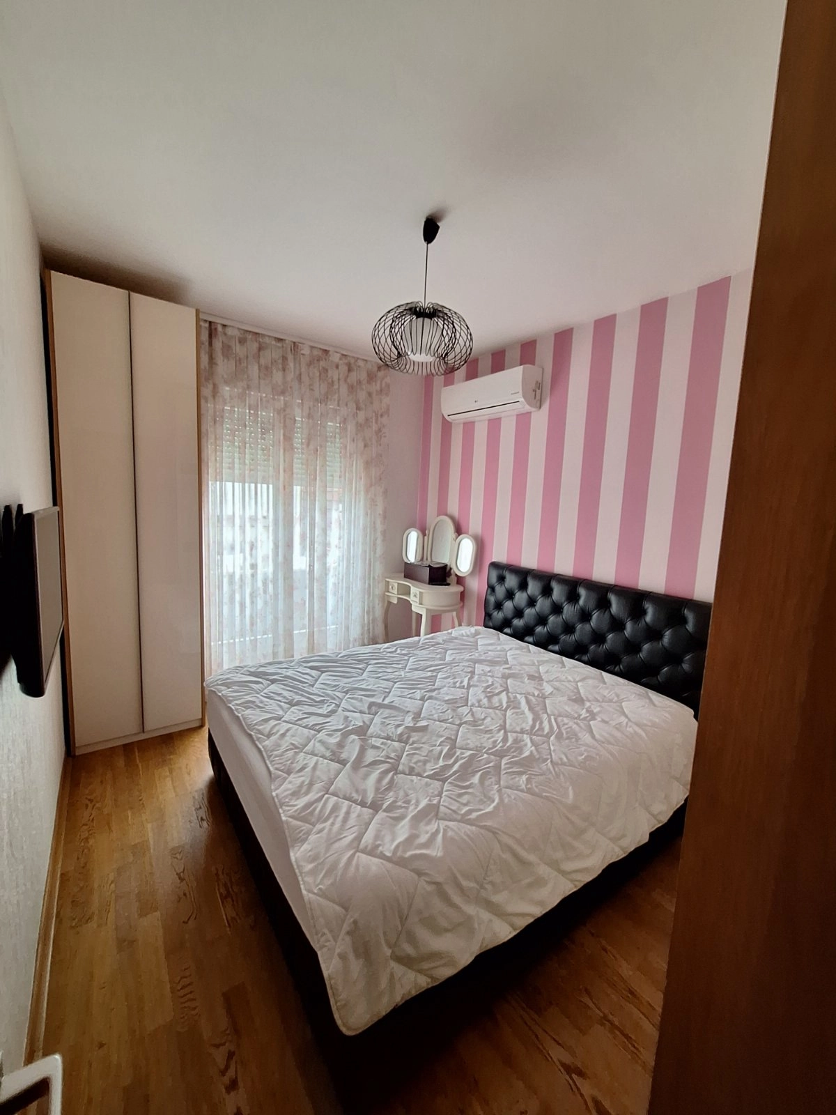 Namjesten-dvosoban-stan-u-City-kvartu-Podgorica-6 Izdavanje: Dvosoban stan – City kvart, Podgorica — fotografija 7