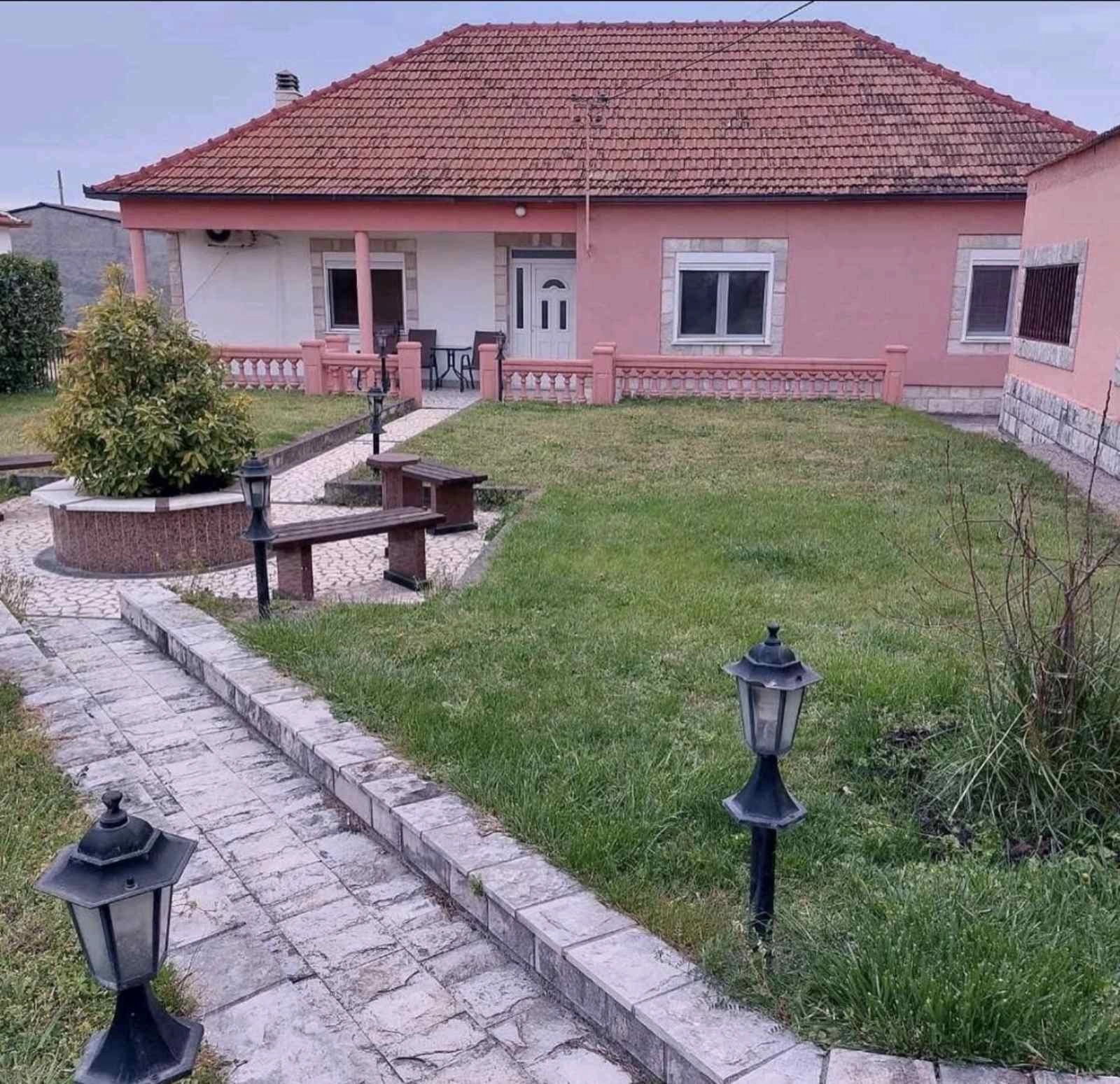 Dvosobna-kuca-za-izdavanje-u-Zeti-Podgorica Dvosobna kuća za izdavanje u Zeti
