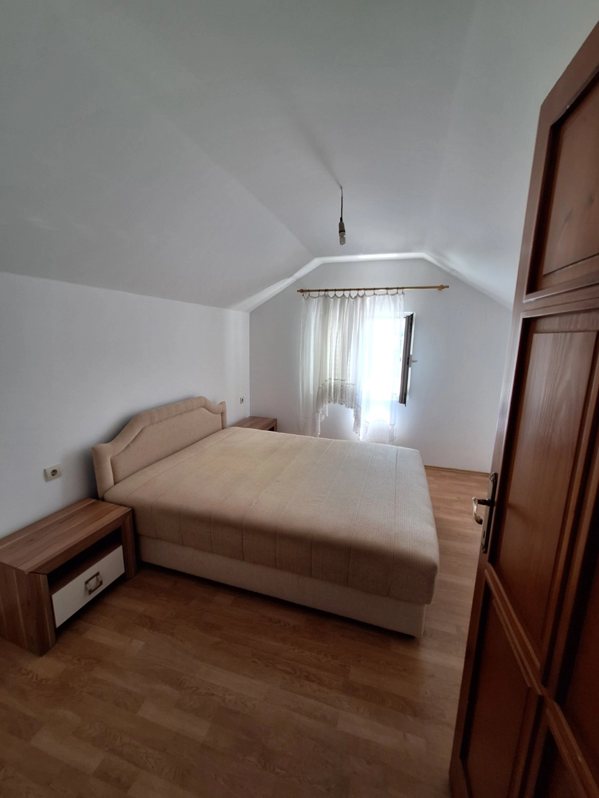 Dvosoban-stan-u-porodicnoj-kuci-Tolosi-Podgorica-4 Izdavanje: Dvosoban stan – Tološi, Podgorica — fotografija 5