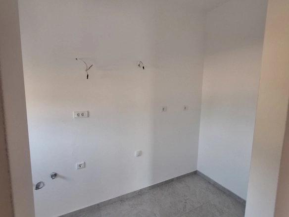 Izdavanje: Dvosoban stan 64 m² – Tološi, Podgorica — fotografija 3