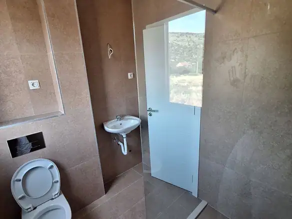 Izdavanje: Dvosoban stan 64 m² – Tološi, Podgorica — fotografija 11