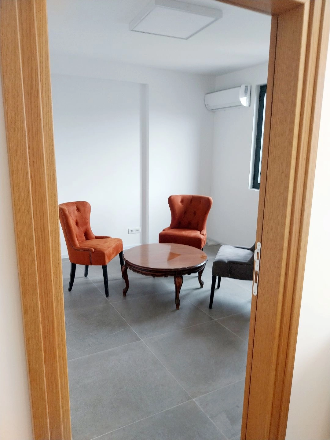 Izdavanje: Poslovni prostor 120 m² – Centar, Podgorica — fotografija 3