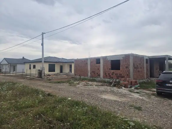 Plac sa započetom kućom u Gornjoj Gorici