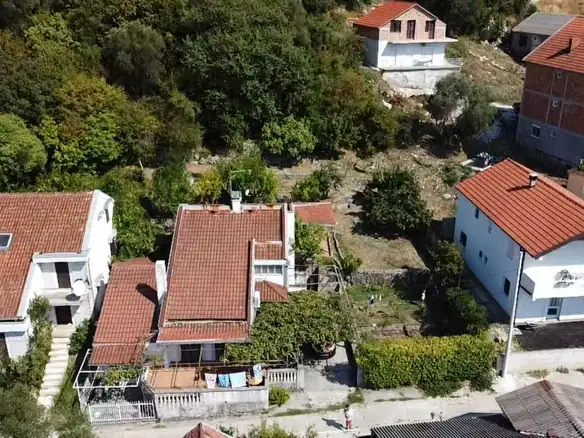 Kuća sa placom u Igalu