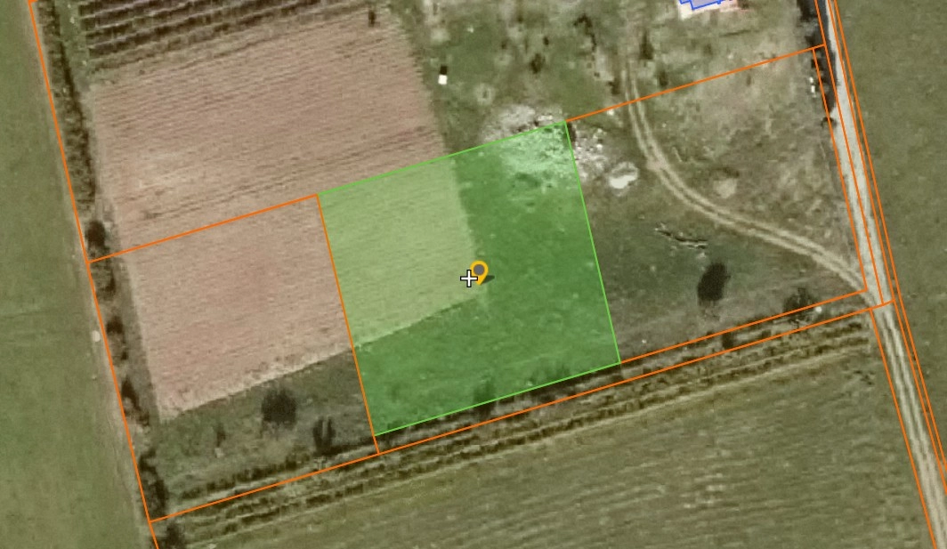 Plac 1562 m² na Kućama Rakića