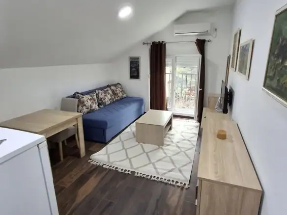 Izdavanje: Garsonjera 25 m² – Dalmatinska, Podgorica — fotografija 2