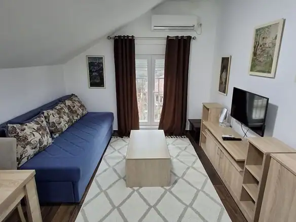 Izdavanje: Garsonjera 25 m² – Dalmatinska, Podgorica — fotografija 3