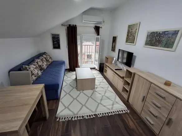 Izdavanje: Garsonjera 25 m² – Dalmatinska, Podgorica — fotografija 4