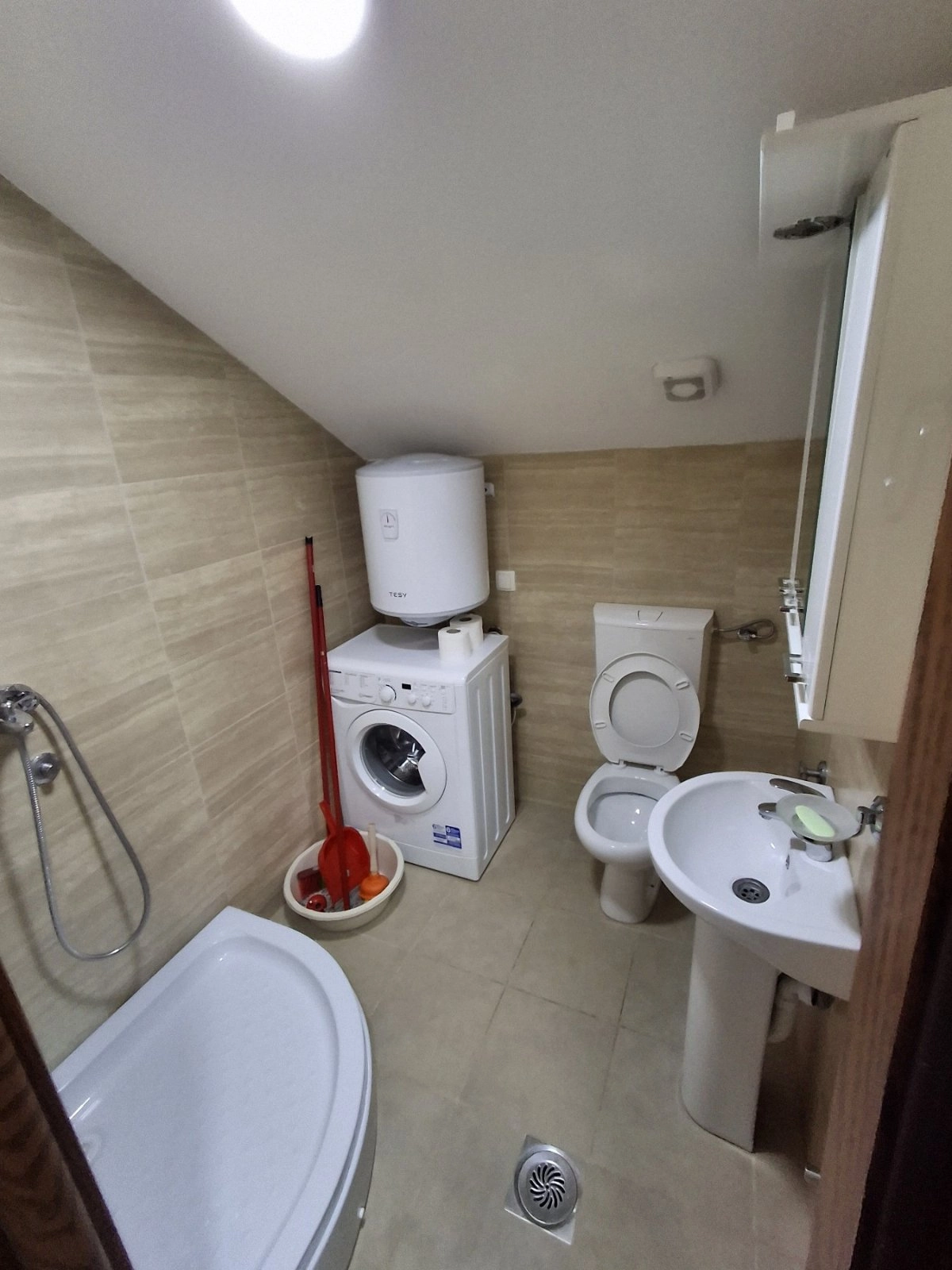 Izdavanje: Garsonjera 25 m² – Dalmatinska, Podgorica — fotografija 8