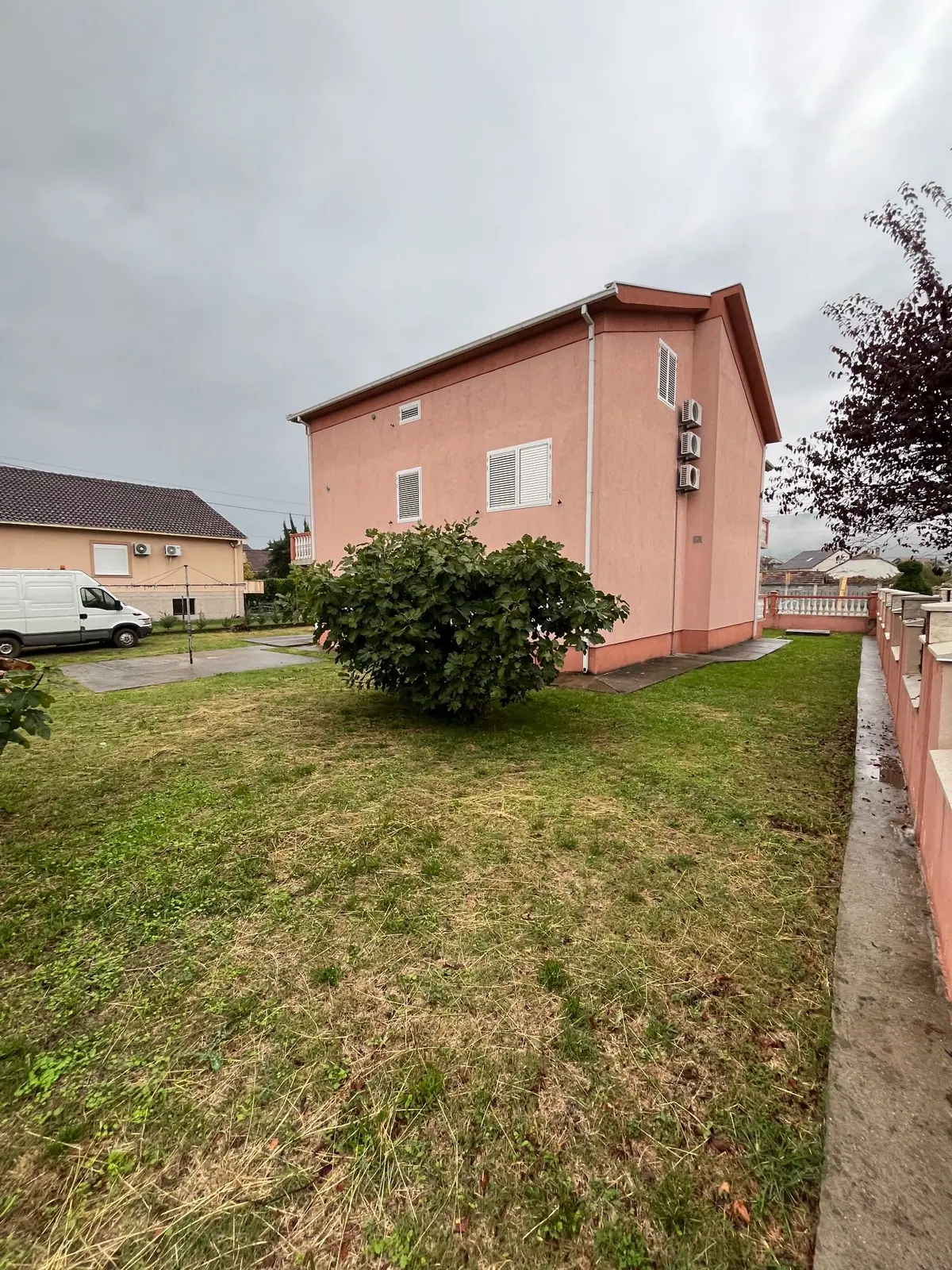 Namjestena-kuca-sa-placem-u-Tolosima-Podgorica-1 Kuća 761 m² – Tološi, Podgorica — fotografija 2