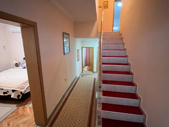 Kuća 761 m² – Tološi, Podgorica — fotografija 11