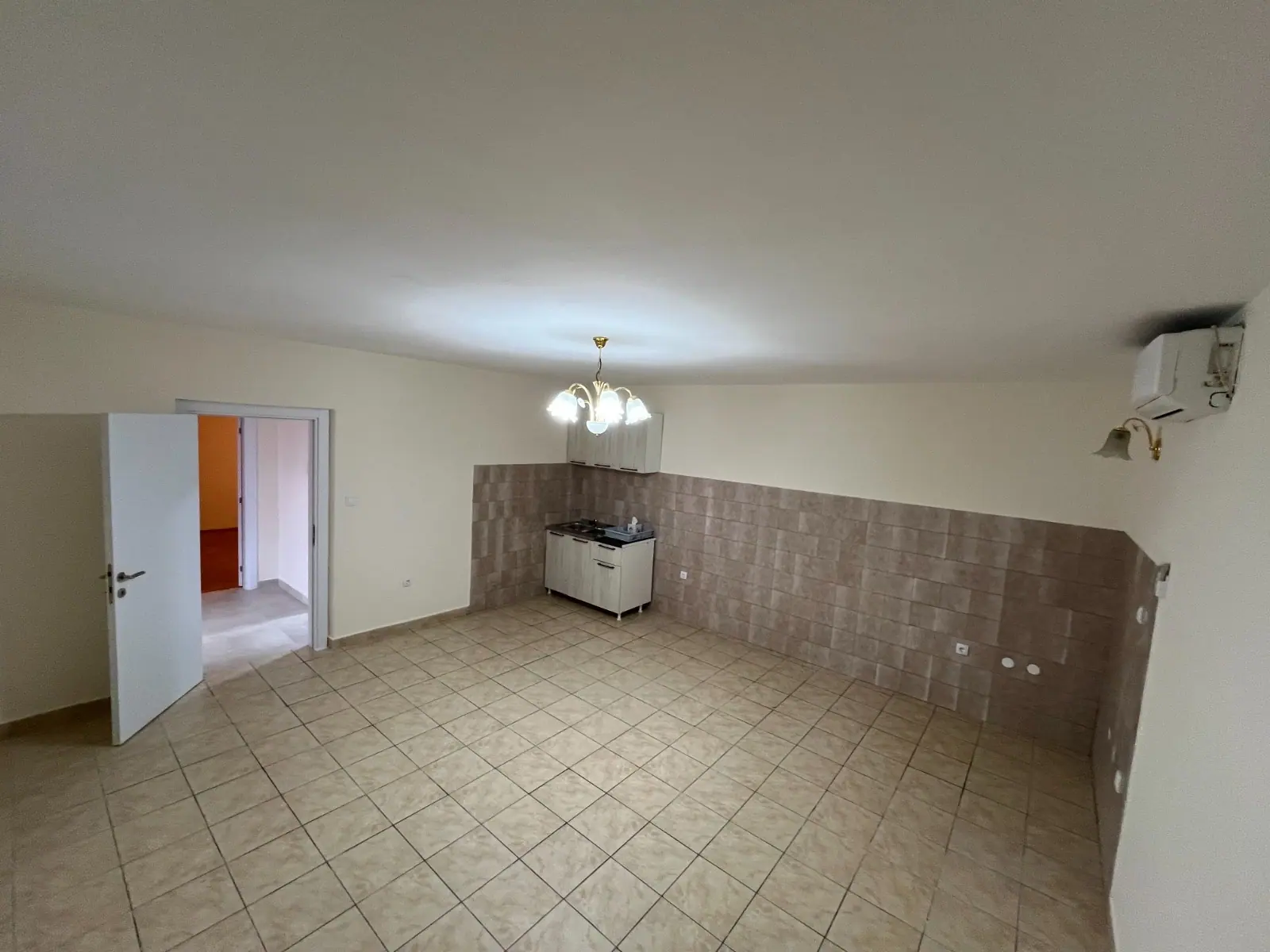 Namjestena-kuca-sa-placem-u-Tolosima-Podgorica-13 Kuća 761 m² – Tološi, Podgorica — fotografija 14